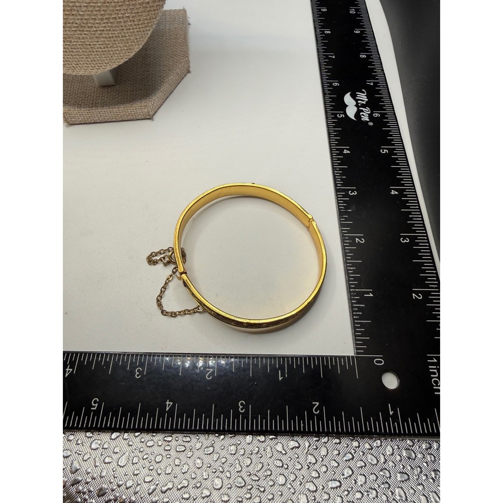 Vintage Damascene 24K Gold Inlay Black Hinged Bangle Bracelet Spain Safety Chain - Picture 3 of 5